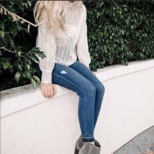 NWT Spanx Jeans‎ Women's M Petite Pull On Distressed Skinny Medium Wash